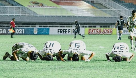 Wow, Unggul 1-0 dari PSMS Medan, Gol Dewa United Diprotes Pemain - GenPI.co BANTEN