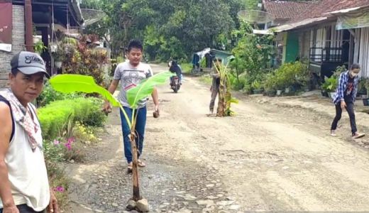 Bertahun-tahun Jalan di Selatan Cianjur Rusak, Akhirnya Didengar - GenPI.co JABAR