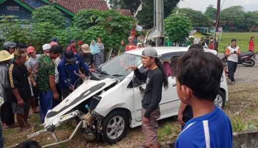 Kereta Tabrak Mobil di Cianjur, Polisi Ungkap Kondisi Penumpang - GenPI.co JABAR