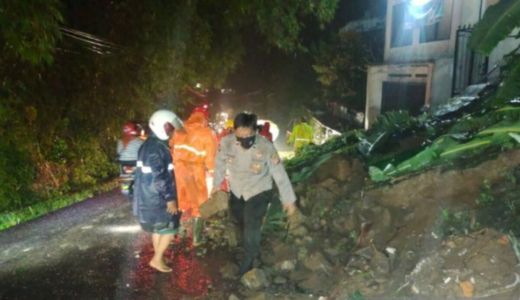 Masih Suasana Lebaran, Bencana Longsor Terjadi di Purwakarta - GenPI.co JABAR