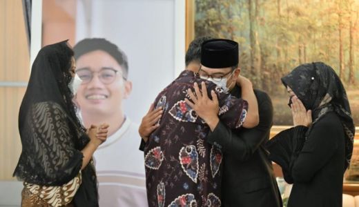 Takziah Anak Ridwan Kamil dikira Halalbihalal, Begini Ceritanya - GenPI.co JABAR