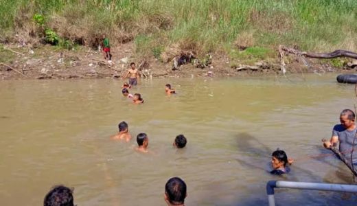 2 Anak Tenggelam di Sungai Cimanis, 1 Sudah Tak Bernyawa - GenPI.co JABAR