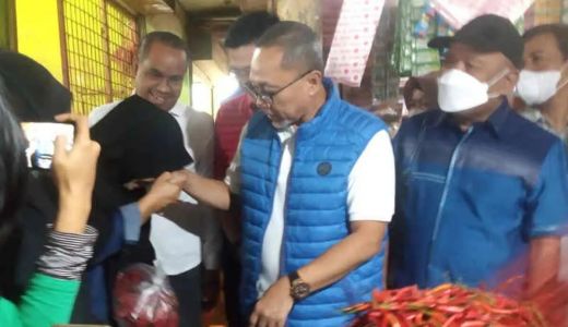 Mendag Zulkifli Hasan Borong Dagangan di Jagasatru Cirebon - GenPI.co JABAR