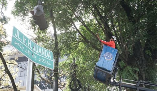 Supaya Lebih Estetik, Pemkot Bandung Tertibkan Kabel Fiber Udara - GenPI.co JABAR