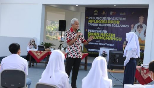 PPDB Jateng 2022 SMA/SMK Dibuka, Ganjar: Tidak Usah Titip-Titip! - GenPI.co JATENG