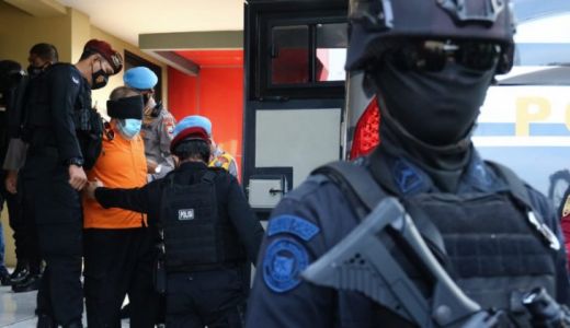 OMG, Densus 88 Sudah Tangkap 26 Terduga Teroris di Jatim - GenPI.co JATIM