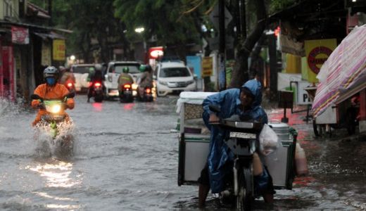 BMKG Minta Pemkot Surabaya Lakukan Persiapan Dini Musim Hujan - GenPI.co JATIM