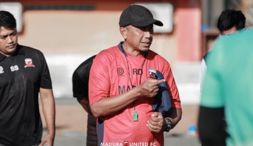 Pelatih Madura United Wajibkan Pemain Latihan 30 Menit di Rumah - GenPI.co JATIM