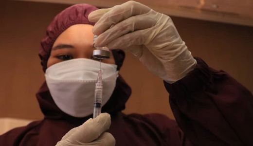 Alamak! Stok Vaksin Surabaya Habis, Bagaimana Nasib Dosis Kedua? - GenPI.co JATIM