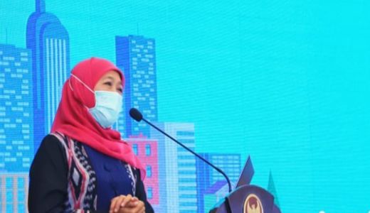Gubernur Khofifah Meminta Maaf kepada Rakyat Jawa Timur - GenPI.co JATIM