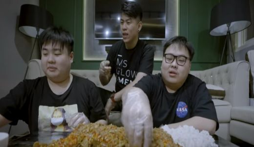 Crazy Rich Surabaya Makan Nasi Gila, Siapa Paling Kuat? - GenPI.co JATIM