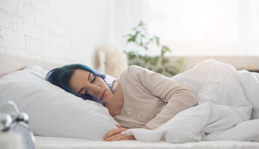 4 Kebiasaan Sebelum Tidur yang Dapat Menyehatkan Kulit Wajah - GenPI.co JATIM