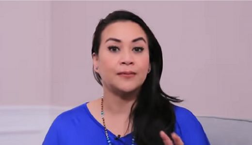Zoya Amirin Beber Cara Mainkan Jari, Istri Merem Melek Keenakan - GenPI.co JATIM