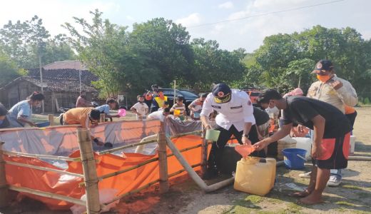 BPBD Jatim Gelontor Puluhan Ribu Liter Air ke Ngawi - GenPI.co JATIM