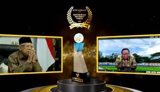 Unair Surabaya Terima Penghargaan Dari KIP - GenPI.co JATIM