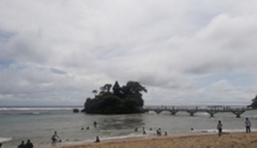 Pantai Balekambang Malang Dibuka, Pengunjung Mulai Menggeliat - GenPI.co JATIM