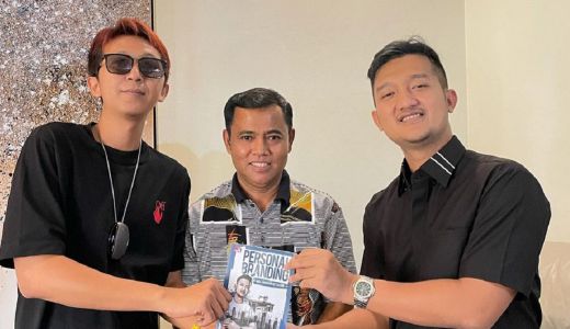 Crazy Rich Tulungagung Menang Lelang, Transfer Rp 400 Juta Tunai - GenPI.co JATIM
