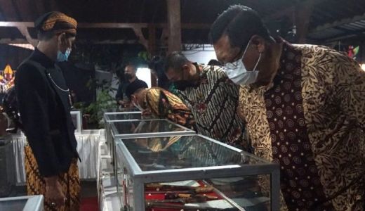 Komunitas Bhineka Tunggal Ika Tulungagung Gelar Pameran Keris - GenPI.co JATIM