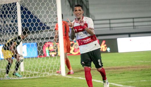 Tahan Barito, Pelatih Madura United Beri Pujian ke Pemainnya - GenPI.co JATIM