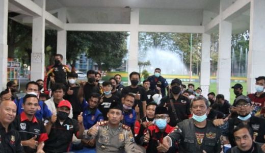 Polres Lumajang Ajak Komunitas Motor Ikut Peduli Mudik - GenPI.co JATIM