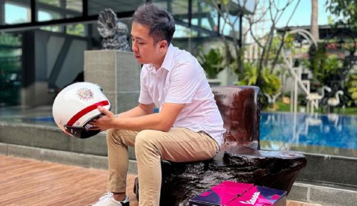 Crazy Rich Surabaya Beraksi, Lelang Helm VWD untuk Panti Asuhan - GenPI.co JATIM