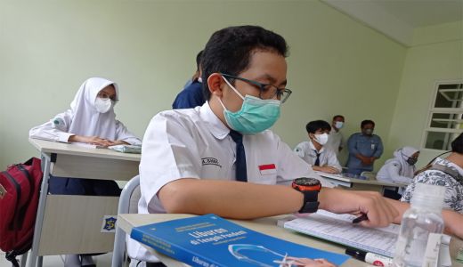 Ratusan Sekolah Gelar PTM, Satgas Covid-19 Surabaya Hati-Hati - GenPI.co JATIM