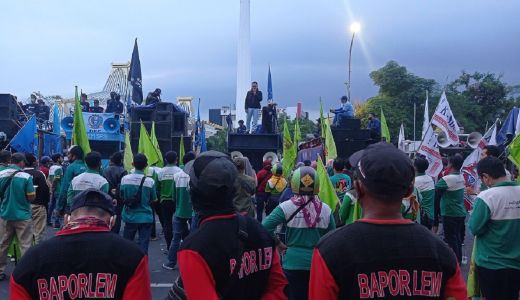 Buruh Kawal Rekomendasi UMK, Tak Rela Bila Disesuaikan PP 36/2021 - GenPI.co JATIM
