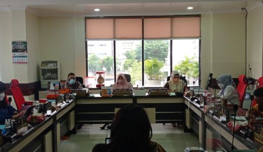 Anggaran Rp72 Miliar Seragam Gratis Surabaya Bisa Saja Kurang - GenPI.co JATIM