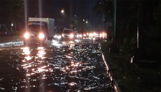 Menohok, Anggota DPRD Sentil Penanganan Banjir di Surabaya - GenPI.co JATIM