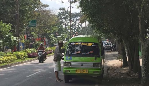 Angkot di Kota Malang Sepi Penumpang, Sopir Hanya Pasrah - GenPI.co JATIM