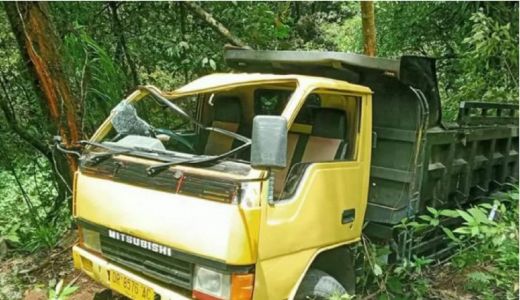 Truk Terguling, Dua Orang Meninggal Saat Hendak Melayat - GenPI.co NTB