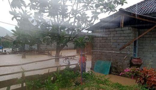 Rumah Warga di Loteng Tergenang Air Luapan Sungai - GenPI.co NTB
