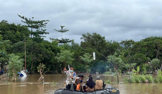 Hari Ini, BMKG Ingatkan Terjadi Hujan Petir di NTB - GenPI.co NTB
