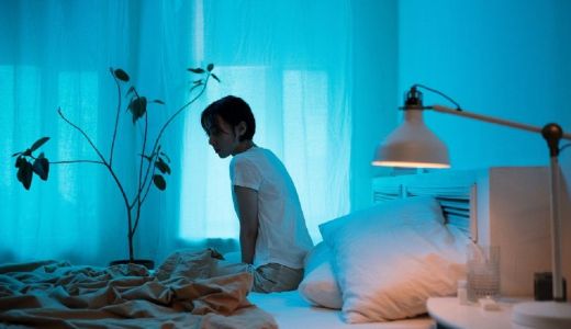Kenali Beberapa Penyebab Sering Bangun Saat Tidur - GenPI.co NTB