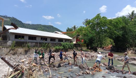 Sinar 5 Care Terus Bergerak di Lokasi Banjir - GenPI.co NTB