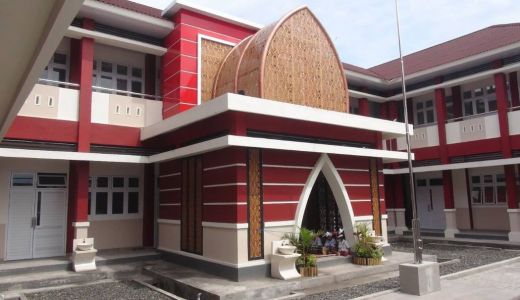 Bupati Lobar Serahkan Gedung Baru untuk Lima Sekolah - GenPI.co NTB