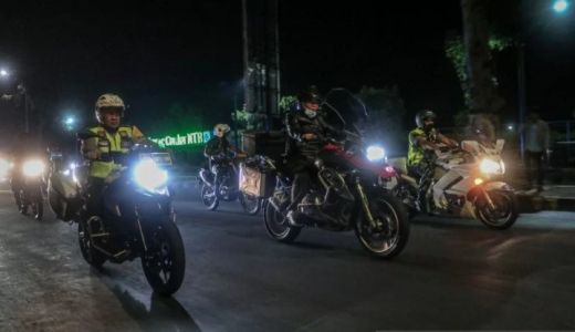 Pakai Sepeda Motor, Kapolda NTB Patroli Keliling Kota - GenPI.co NTB