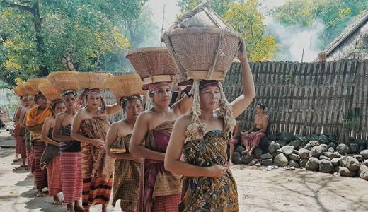 Tradisi Bisok Menik Masyarakat Bayan - GenPI.co NTB