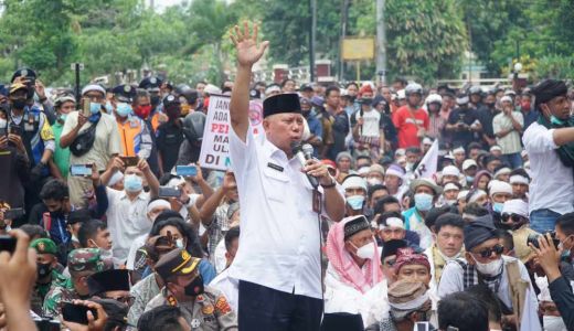 Bupati Sukiman Bacakan Sejarah TGH Ali Batu - GenPI.co NTB
