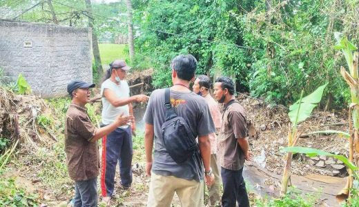 Bupati Fauzan Pantau Kondisi Sampah di Sungai - GenPI.co NTB