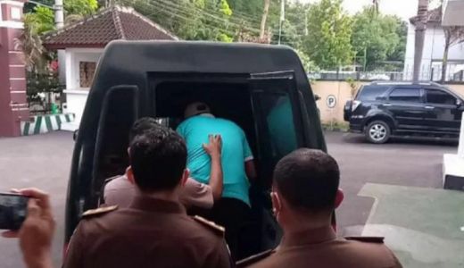 Tersangka Nu Kasus Pengerukan Labuhan Haji Ditahan Jaksa - GenPI.co NTB