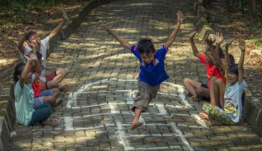 Melihat Permainan Dengklak Sasak - GenPI.co NTB