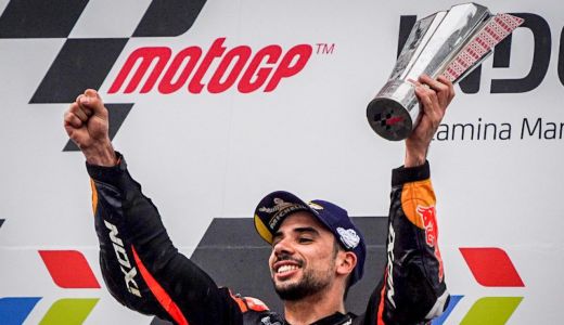 Ternyata Piala Juara MotoGP Dibuat di Tuksedo Studio - GenPI.co NTB