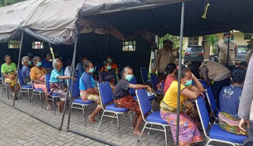 Pengungsi Desa Mareje Dapat Pelayanan Kesehatan dari Polda NTB - GenPI.co NTB