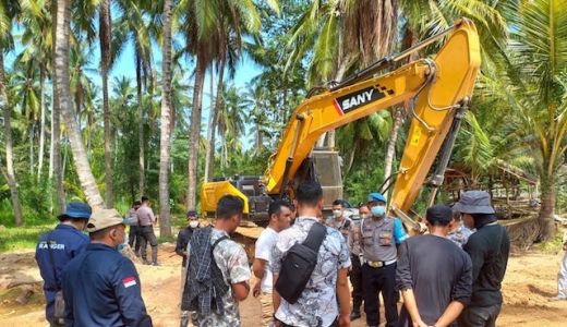 Personel Gabungan Tertibkan Penambang Ilegal di Gunung Prabu - GenPI.co NTB