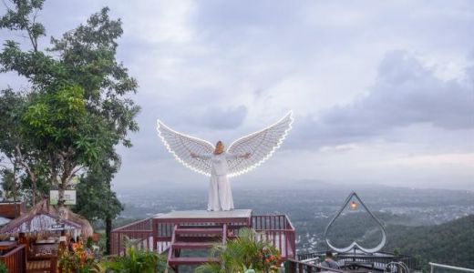 Melihat Taman Langit, Idola Wisata Kalangan Milenial - GenPI.co NTB