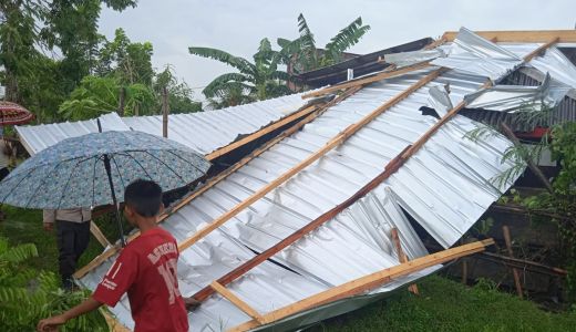 Angin Kencang Rusak Puluhan Rumah di Lombok Tengah, Warga Butuh Bantuan - GenPI.co NTB