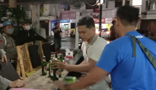 Polisi Sita 127 Botol Miras Tanpa Izin di Senggigi - GenPI.co NTB