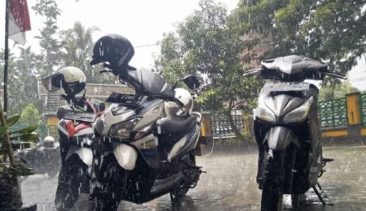 BMKG Imbau Warga NTB Waspada Hujan Disertai Angin - GenPI.co NTB