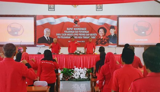 Bakar Semangat Kader NTB, Djarot PDIP: Caleg Wajib Jadi Petarung Ideologis - GenPI.co NTB